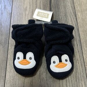 Hudson Baby Black Penguin Face Booties